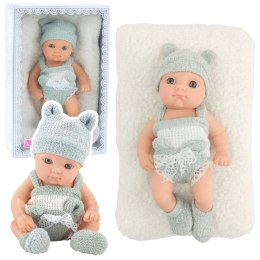 Lalka Bobas Niemowlak Z Kocykiem Biało-Szare Ubranko Czapeczka 18 cm